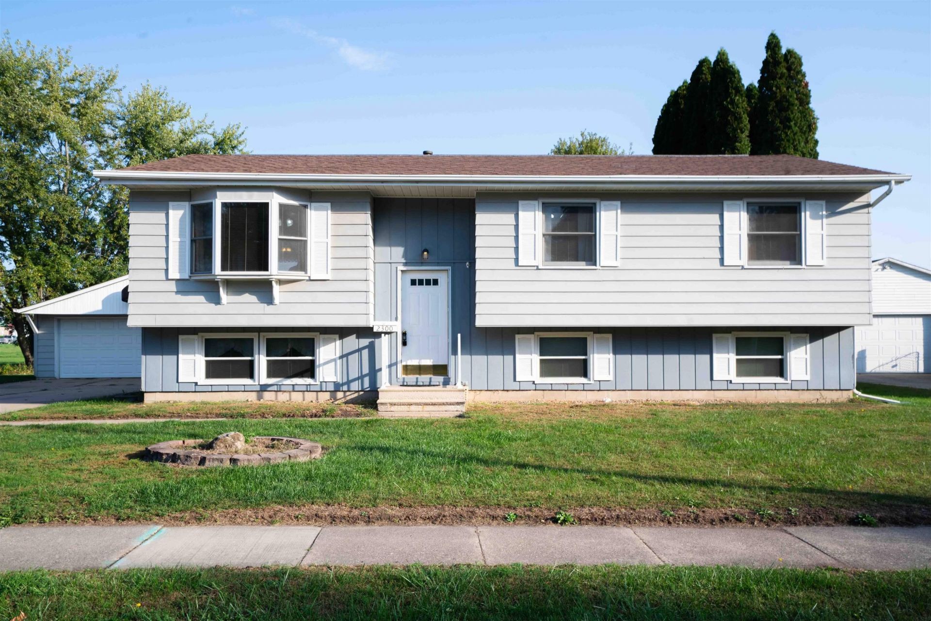 2300 NW 3rd Avenue, Waverly, IA 50677 Main Photo