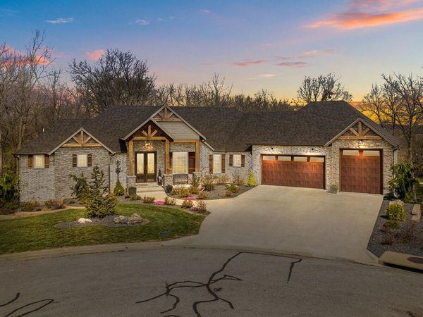 909 W Rufina Court, Nixa, MO 65714