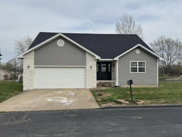 700 Robin Road, Mountain Grove, MO 65711