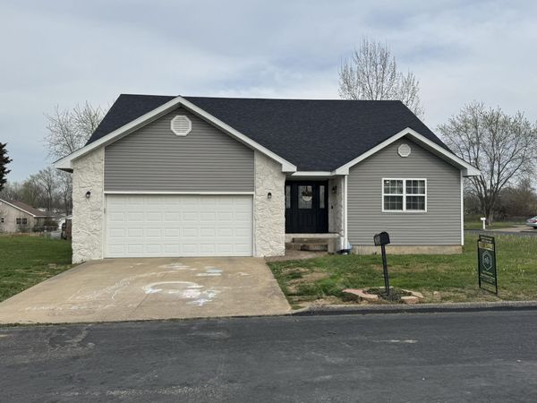 700 Robin Road, Mountain Grove, MO 65711