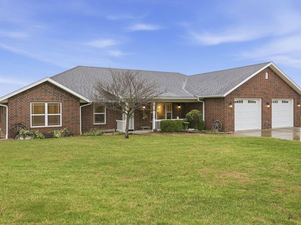 49 Park Hill Court , Strafford, MO 65757