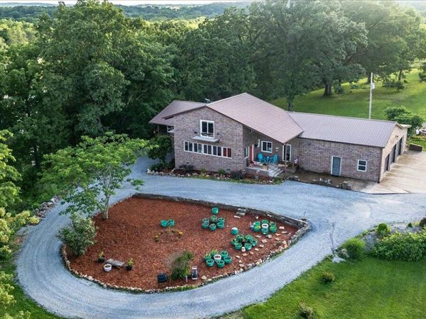 7644 Highway 17 , Houston, MO 65483