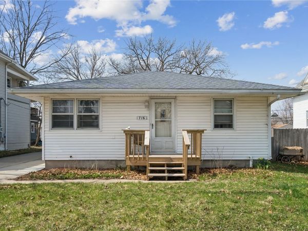 716 9th St, Cedar Rapids, IA 52404