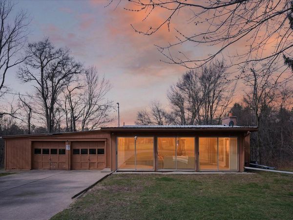 7091 Ann Arbor Road, Jackson, MI 49201