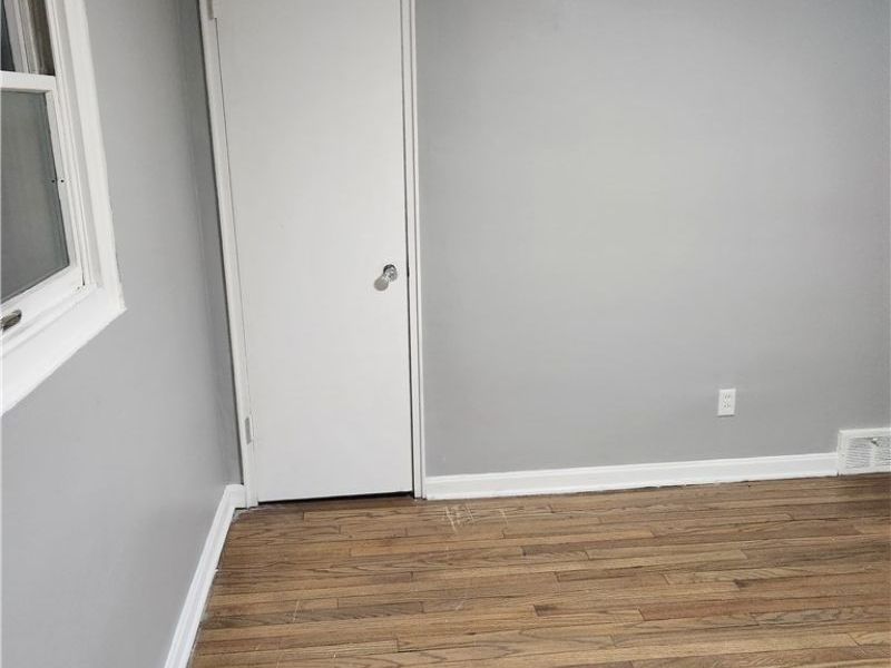 21131 Morris Avenue , Euclid, OH 44123 Photo 13