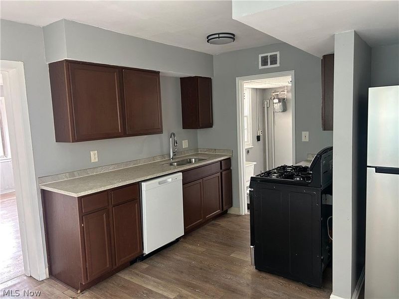 21131 Morris Avenue , Euclid, OH 44123 Photo 4