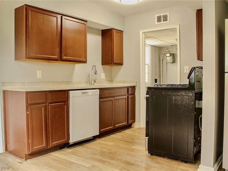 21131 Morris Avenue, Euclid, OH 44123 Photo 6