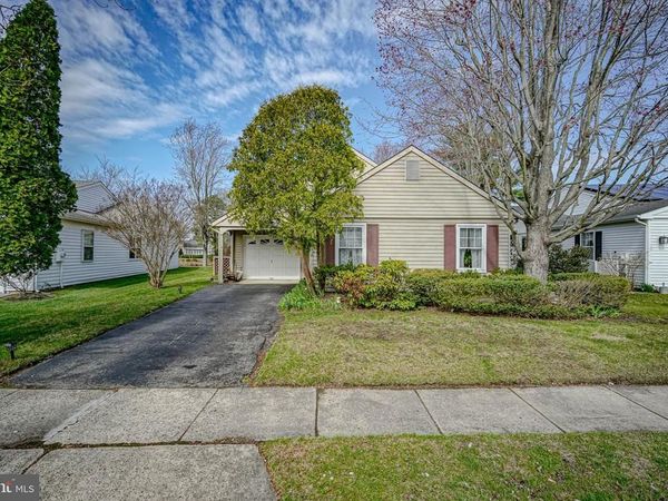 39 MARLBOROUGH DRIVE, SOUTHAMPTON, NJ 08088