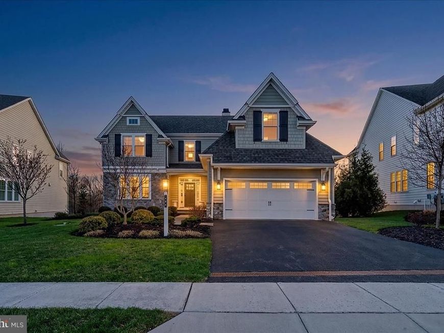 122 Chapel Hill Circle, Paoli, PA 19301 Main Photo