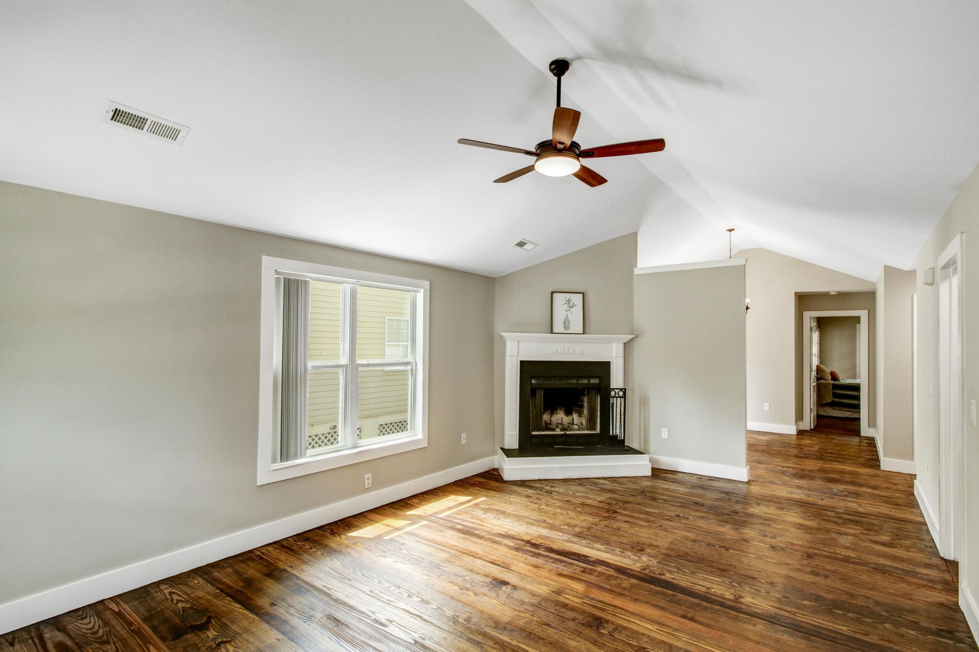 2104 Razorback Lane Photo 10