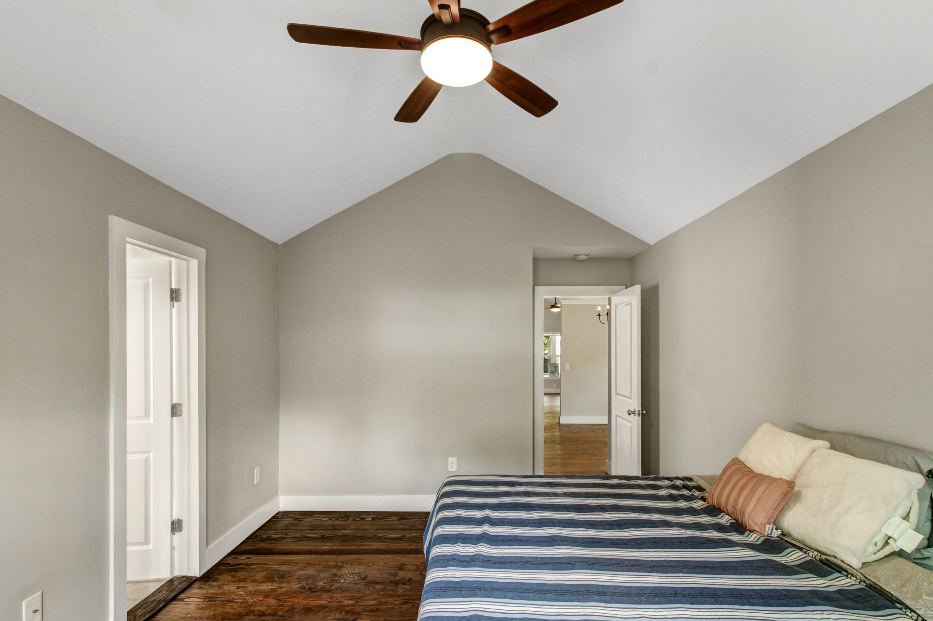 2104 Razorback Lane Photo 12