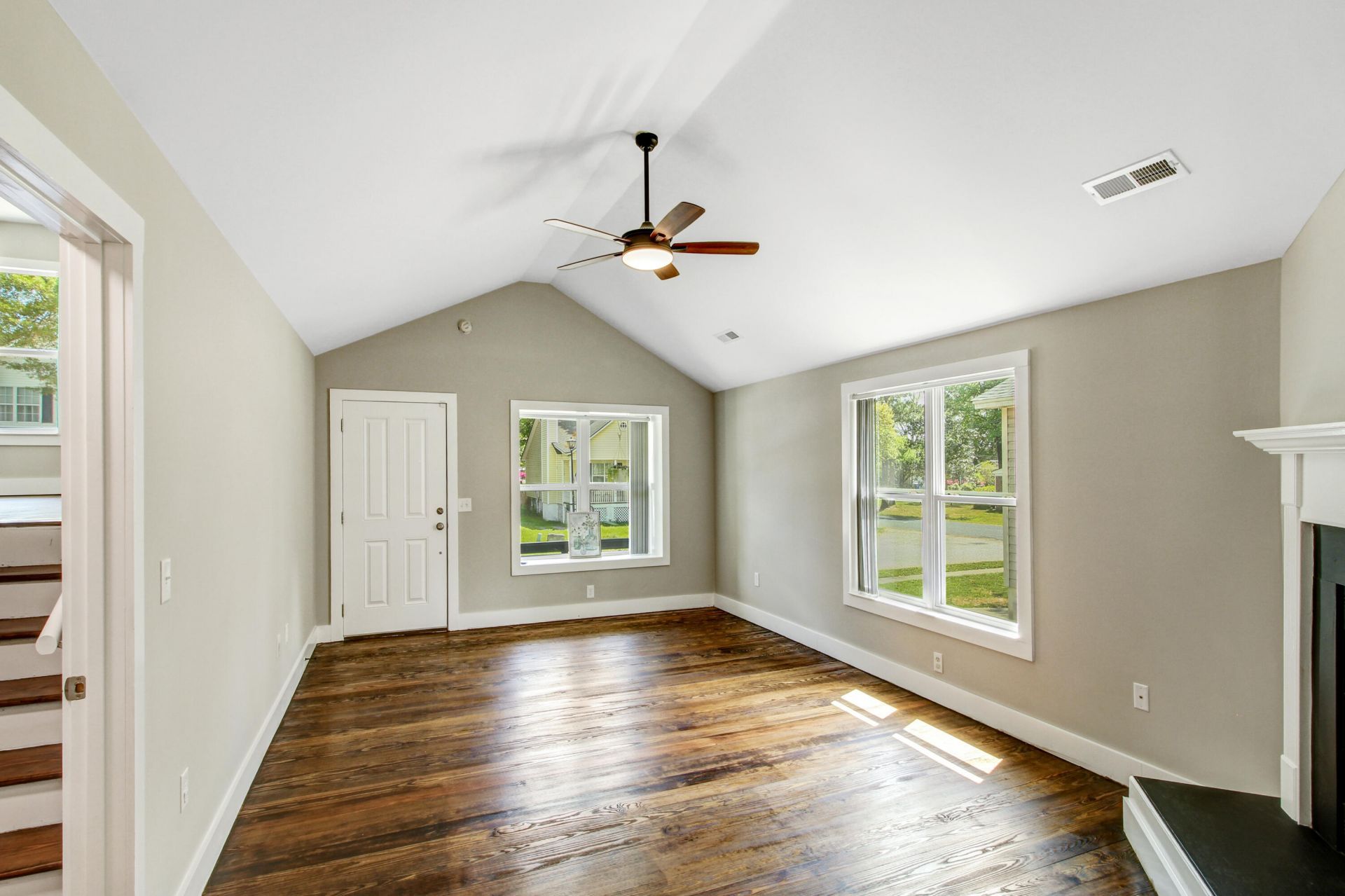 2104 Razorback Lane Photo 7