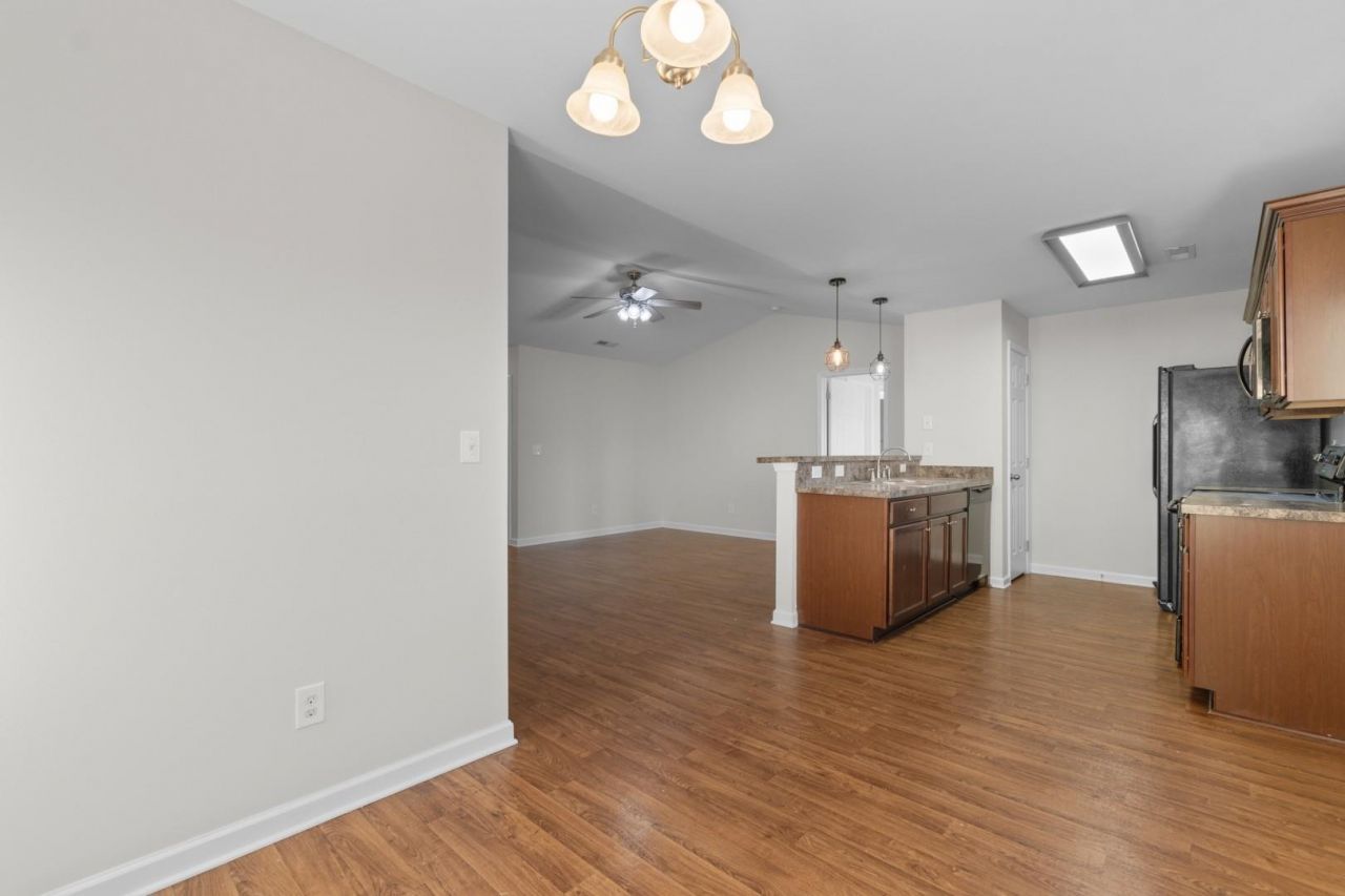 813 Benchmade Rd. Photo 10