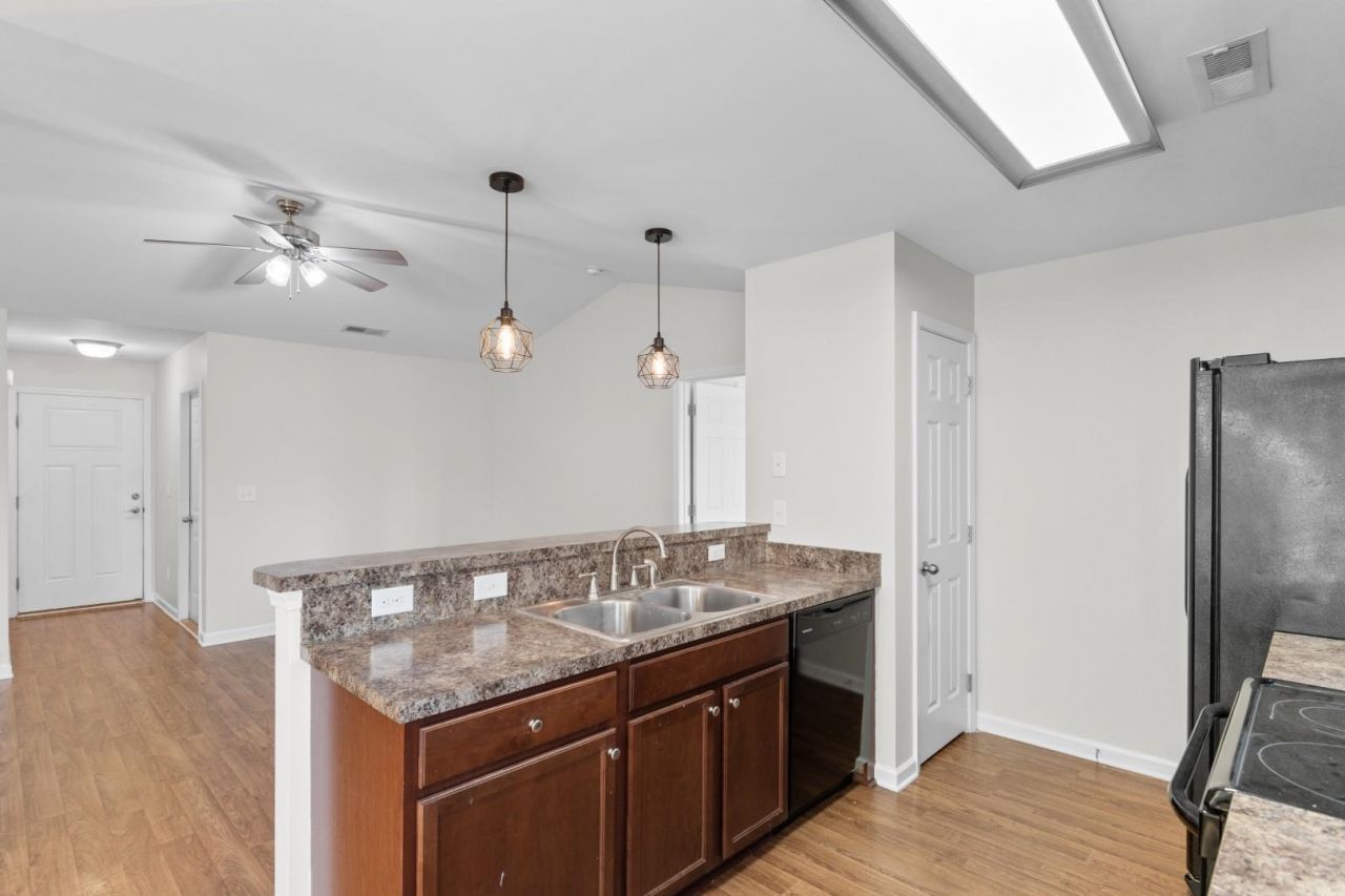 813 Benchmade Rd. Photo 13