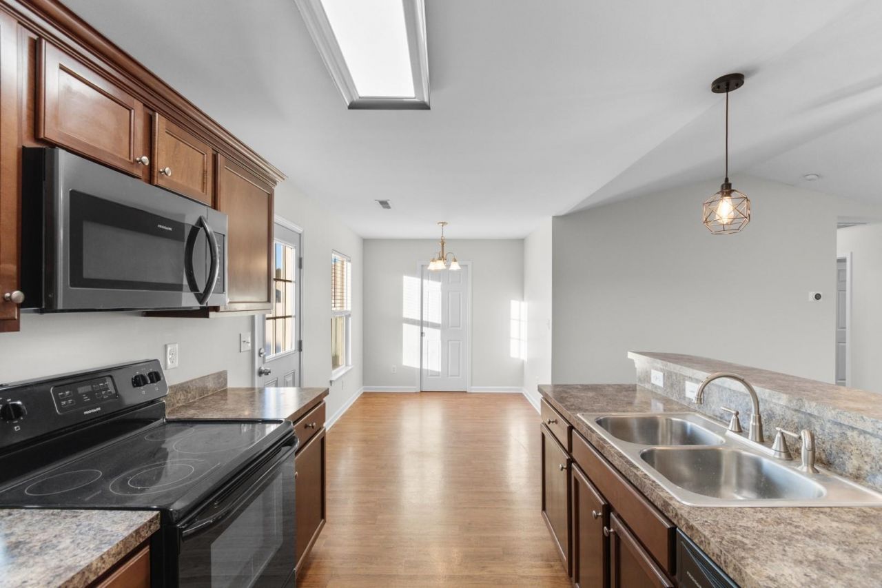 813 Benchmade Rd. Photo 16