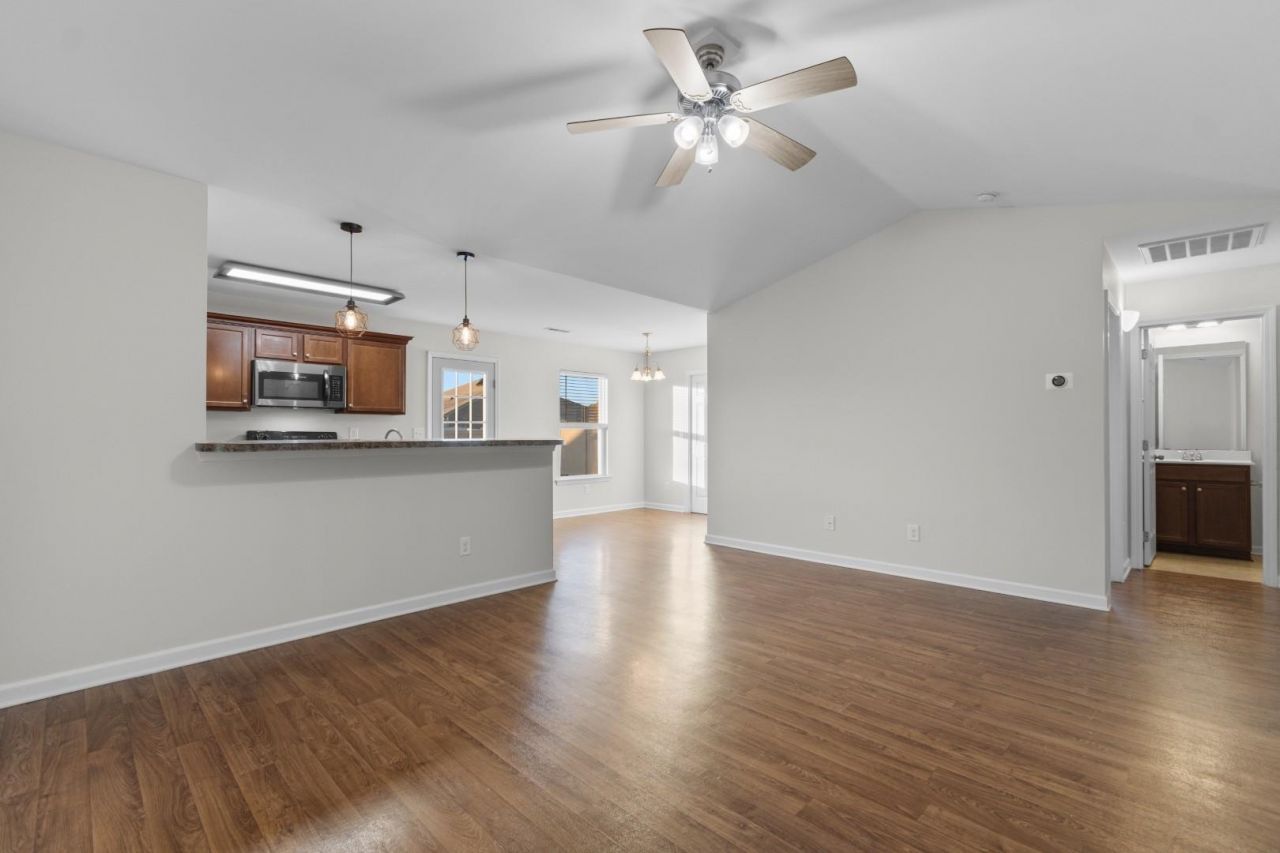 813 Benchmade Rd. Photo 5