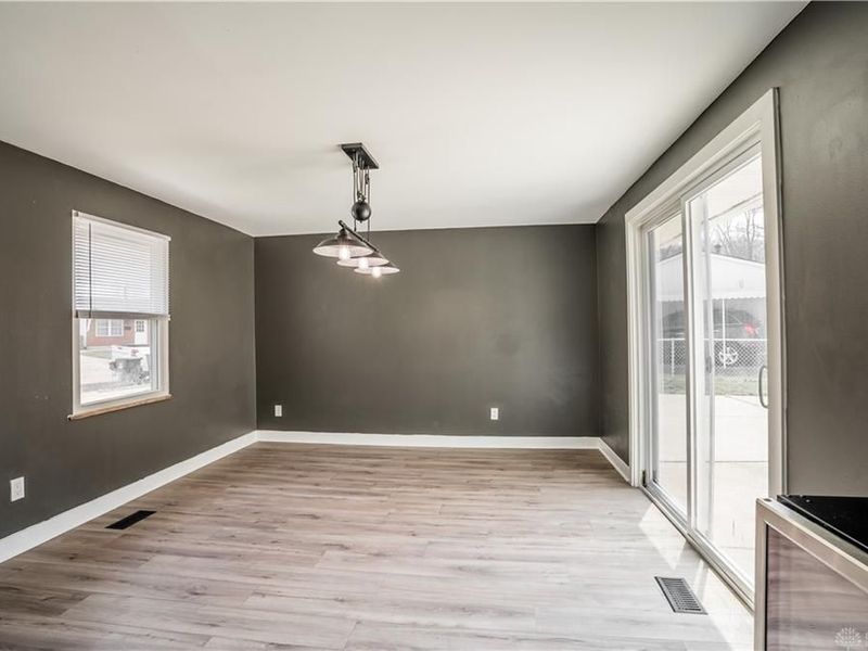 1037 Primrose Drive, West Carrollton, OH 45449 Photo 9