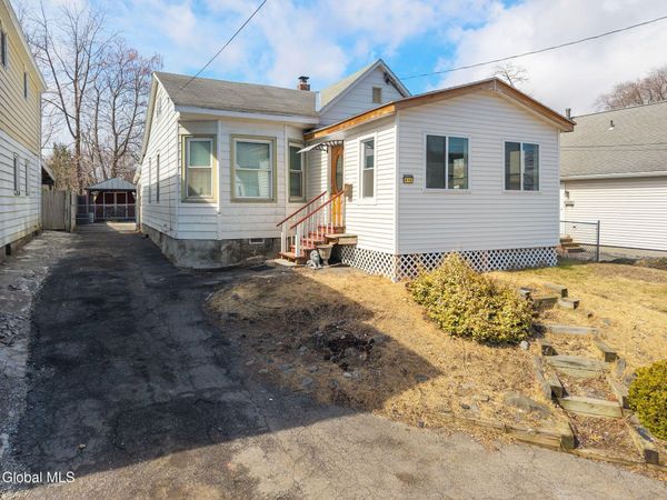 418 Eleventh Street, Schenectady, NY 12306