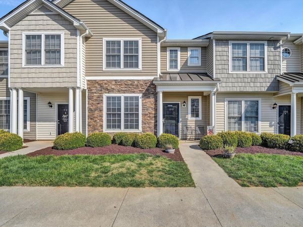 100 Sprouse LN , Lynchburg, VA 24502