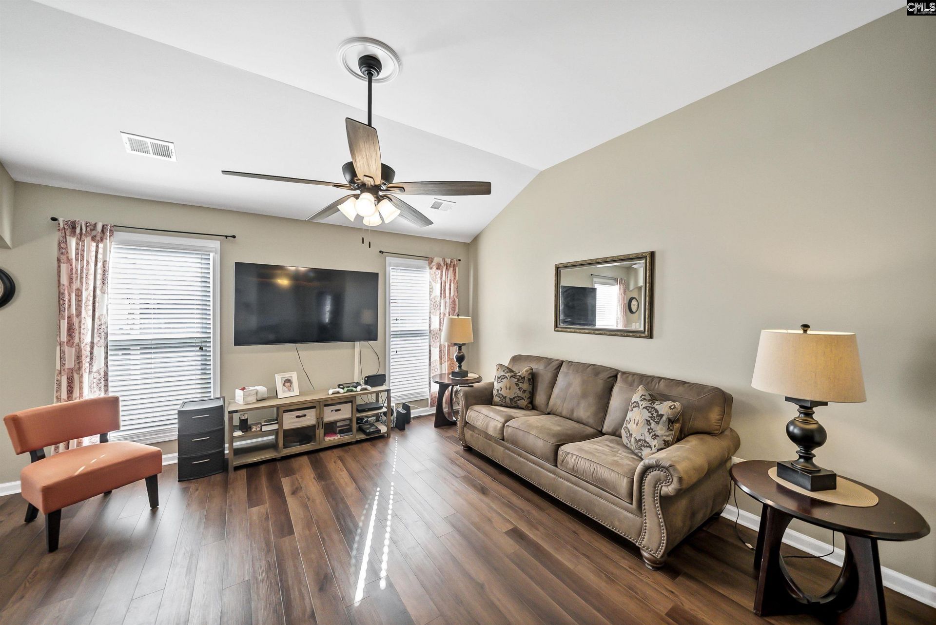 637 Deertrack Run  Photo 6