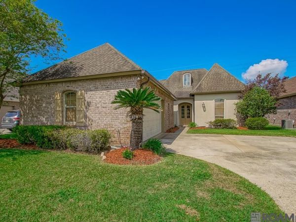 8602 Foxfield Dr, Baton Rouge, LA 70809