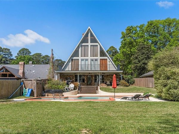 5221 S Lakeshore Drive, Shreveport, LA 71109