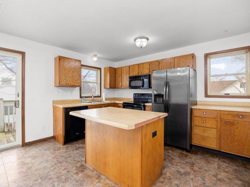 402 Snow Court, Sandusky, OH 44870 Photo 11