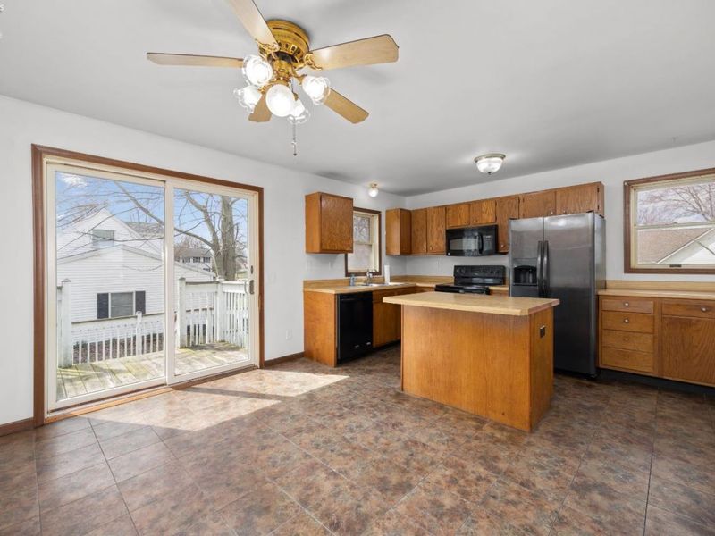 402 Snow Court, Sandusky, OH 44870 Photo 13