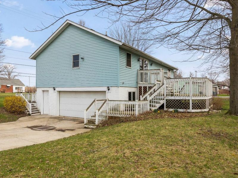 402 Snow Court, Sandusky, OH 44870 Photo 5