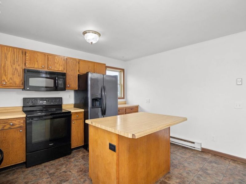 402 Snow Court, Sandusky, OH 44870 Photo 7