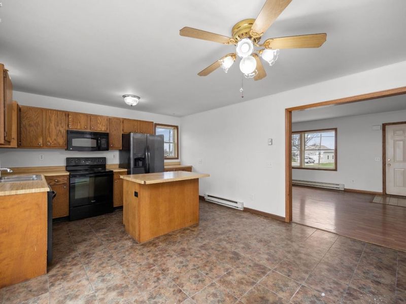 402 Snow Court, Sandusky, OH 44870 Photo 8