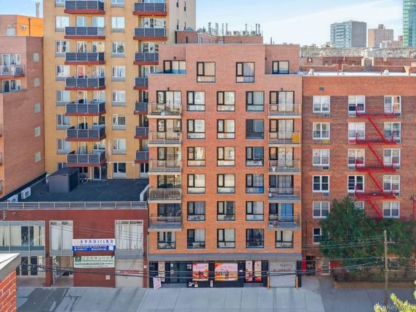 143-16 41st Ave , Unit 4E, Flushing, NY 11355