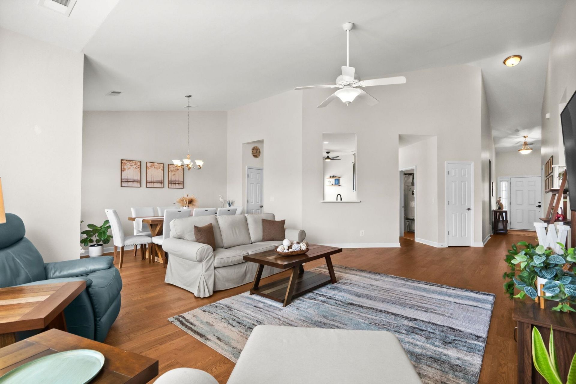 611 Woodman Dr. Photo 11