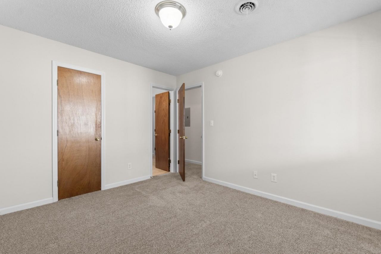 1095 West Plantation Dr. Photo 20