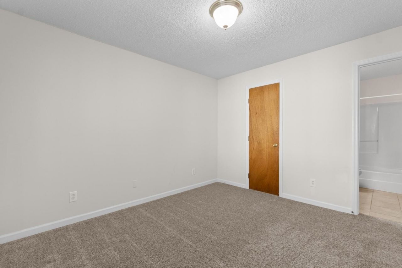 1095 West Plantation Dr. Photo 21