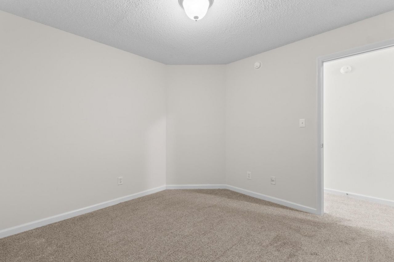 1095 West Plantation Dr. Photo 25