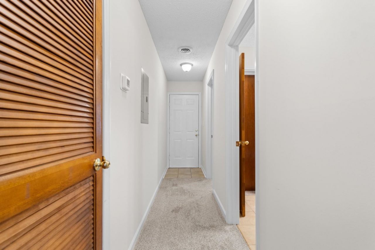 1095 West Plantation Dr. Photo 6