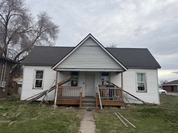 1002 E Princeton Ave, Spokane, WA 99207