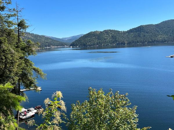 3852 W Pine Bay Way, Loon Lake, WA 99148