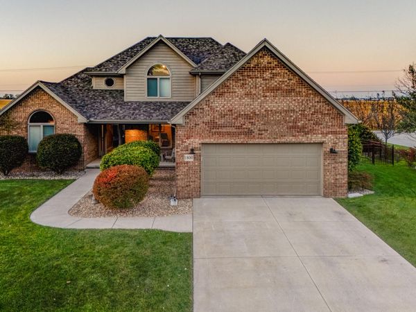 1800 Timber Ridge Drive , Bowling Green, OH 43402