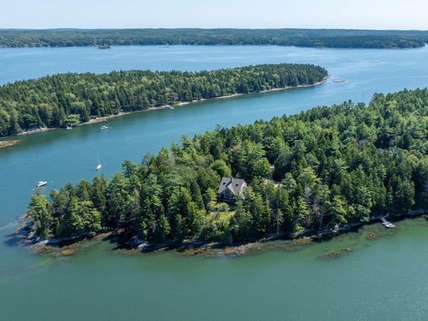 93 Governors Point Road, Harpswell, ME 04079