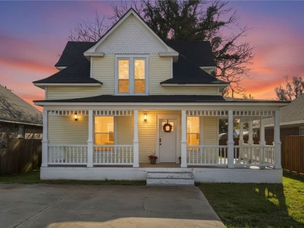 120 S Collins Avenue , Gentry, AR 72734