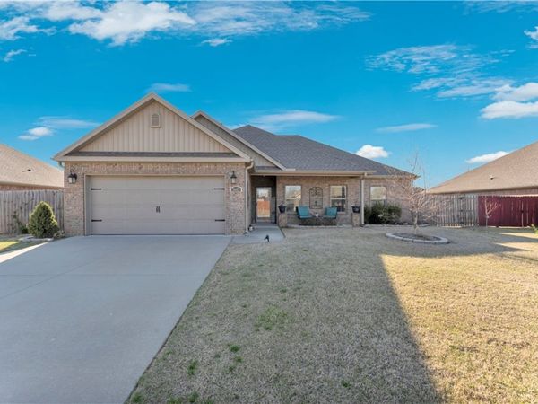 5605 Sapphire Drive , Springdale, AR 72764