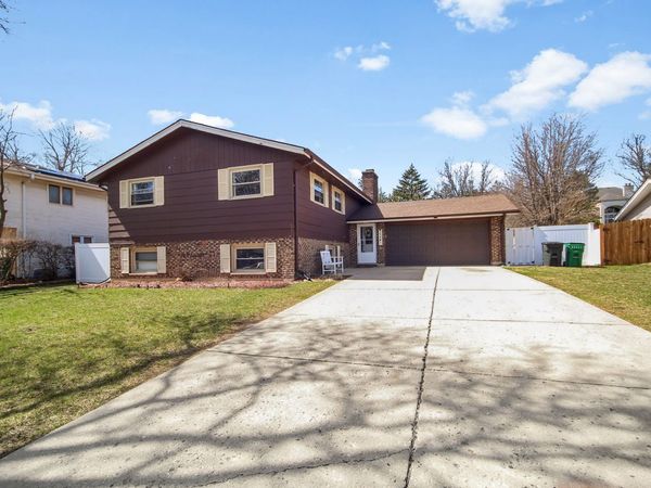 230 Millford Lane , Bloomingdale, IL 60108