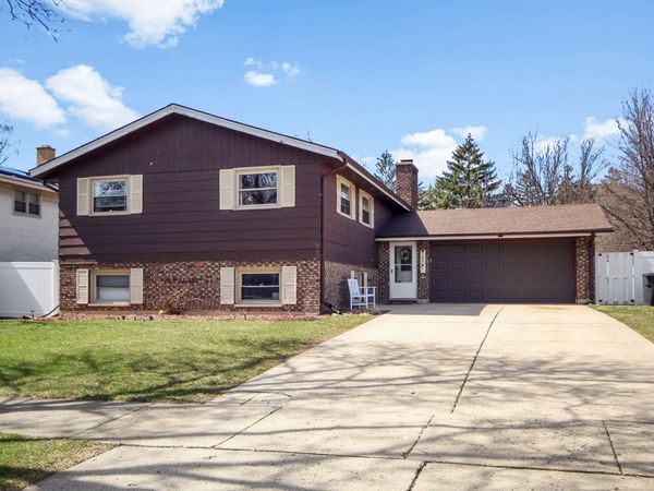 230 Millford Lane , Bloomingdale, IL 60108