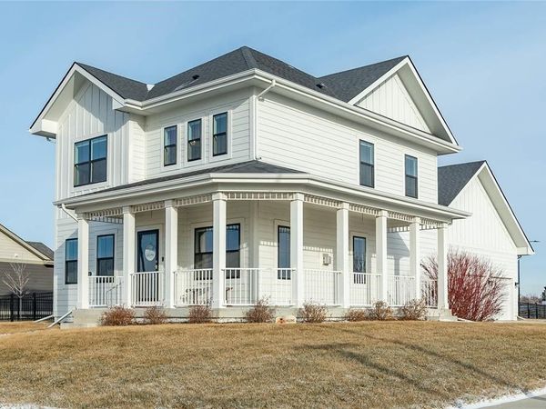 202 SW Prairie Trail Parkway , Ankeny, IA 50023