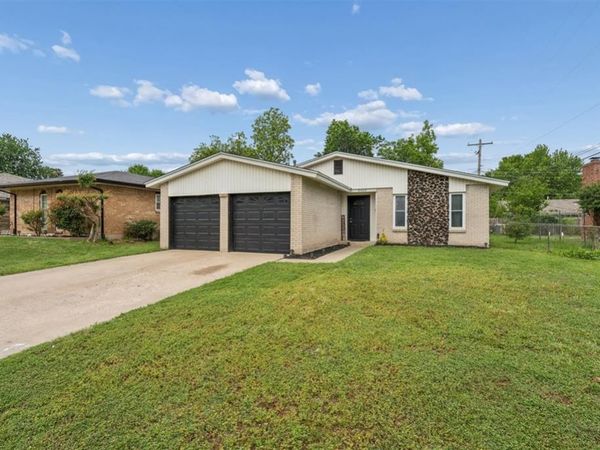 8209 NW 28th Street, Bethany, OK 73008