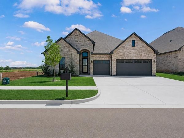 19400 S Country Drive, Edmond, OK 73012
