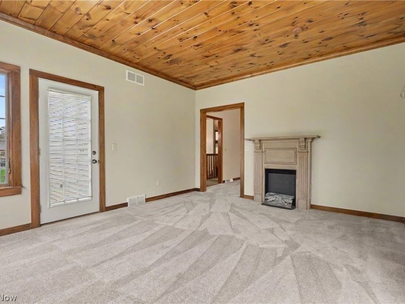 268 S Bayshore Drive, Columbiana, OH 44408 Photo 12