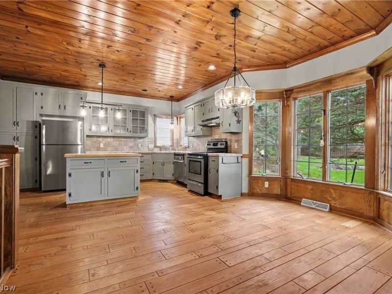 268 S Bayshore Drive, Columbiana, OH 44408 Photo 3